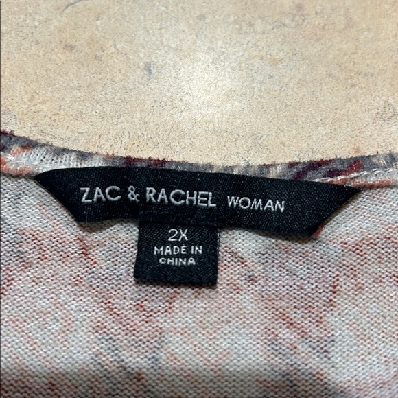 Zac and Rachel Womans 2x tunic with pretty fall flannel blend pattern. - Picture 4 of 4